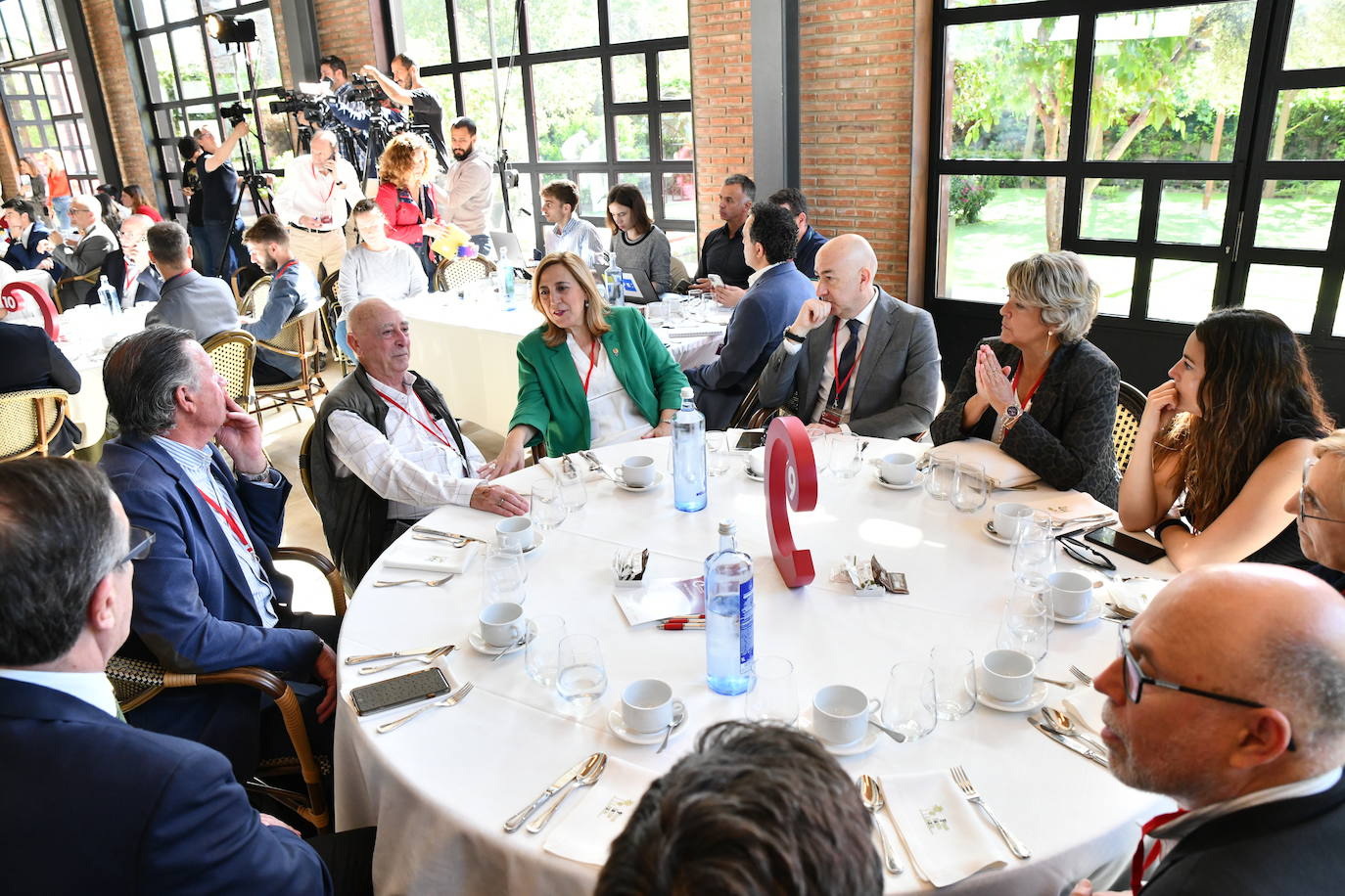 El presidente de la Generalitat se reúne con el empresariado alicantino en Sant Joan d&#039;Alacant