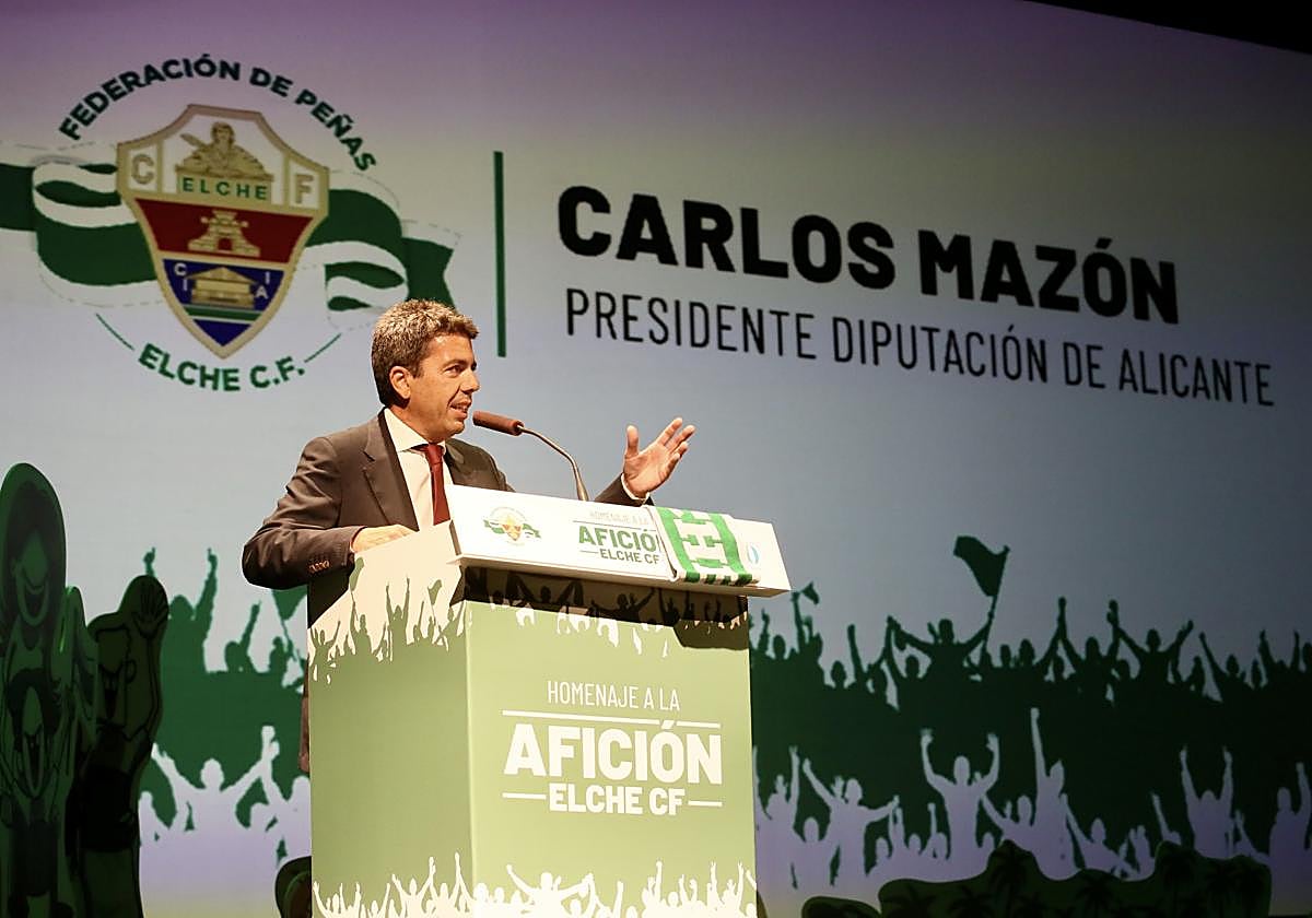 El presidente de la Diputación, Carlos Mazón, durante el acto de homenaje