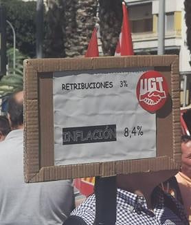 Imagen secundaria 2 - Manifestantes durante las protestas del uno de mayo