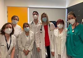 Equipo médico de la nueva unidad cardiorrenal del Hospital de Elche.