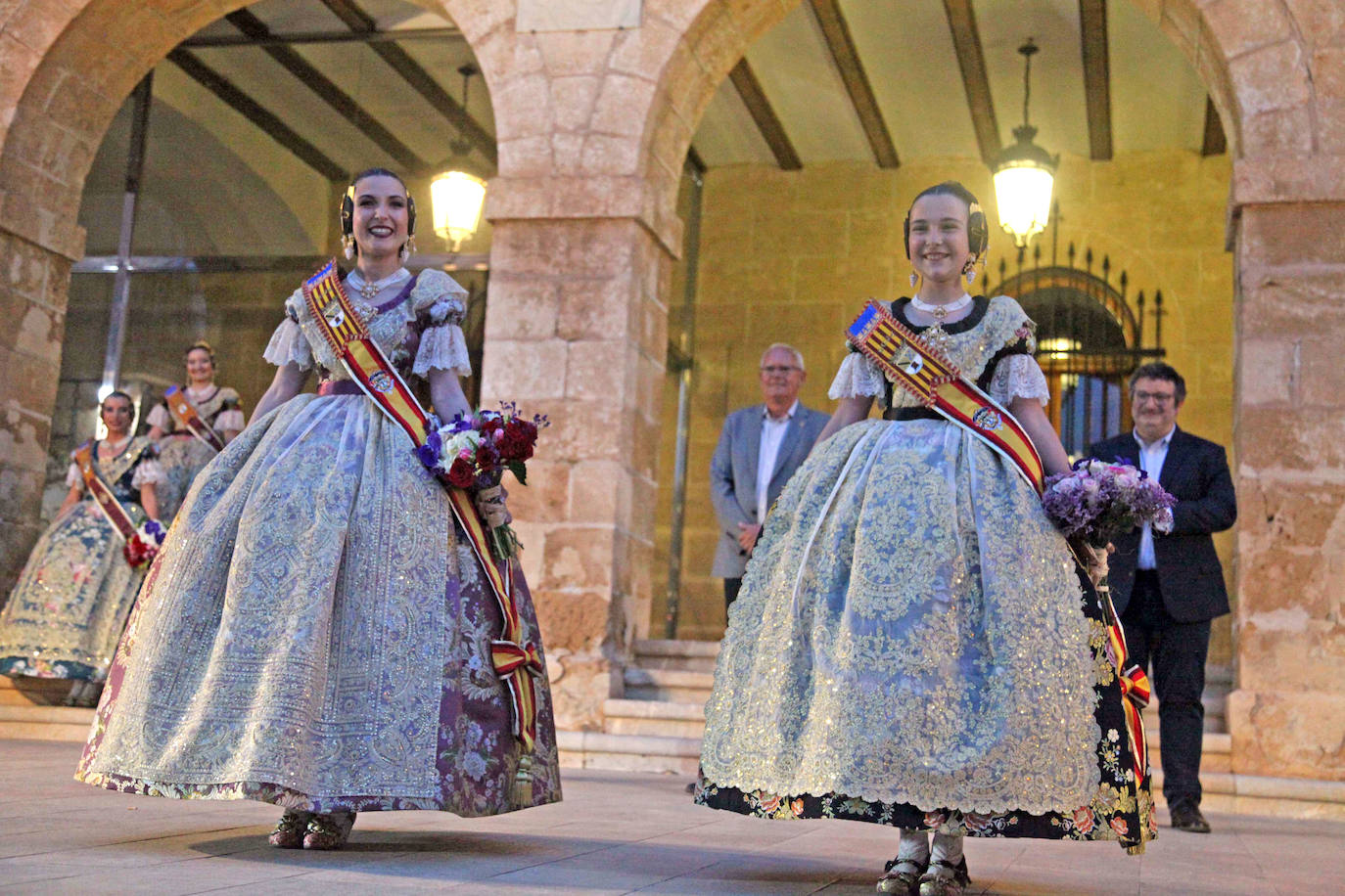 Mar Moncho y Candela Marco fallera mayor y fallera mayor infantil de Dénia