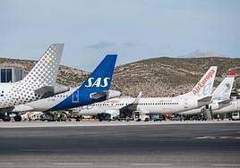 Aviones en el aeropuerto de Alicante-Elche Miguel Hernández
