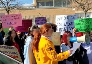 Padres y profesores de Alicante se echan de nuevo a la calle contra la precariedad educativa