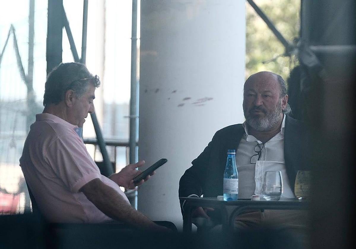 El dueño del Hércules, Enrique Ortiz, y el nuevo presidente, Luis Castillo.