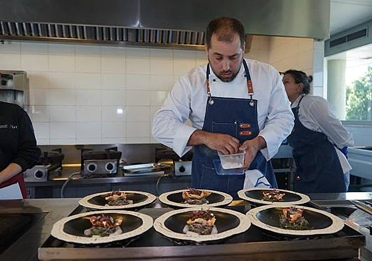 Imagen principal - Casa Toni, mejor tapa valenciana de 2023 con un homenaje al &#039;esmorzaret&#039;