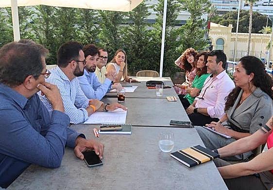 Reunión de Ciudadanos con las principales asociaciones turísticas de Alicante.