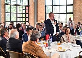 Empresarios en un restaurante de Sant Joan durante una de las conferencias circulares de la Cámara de Comercio de Alicante