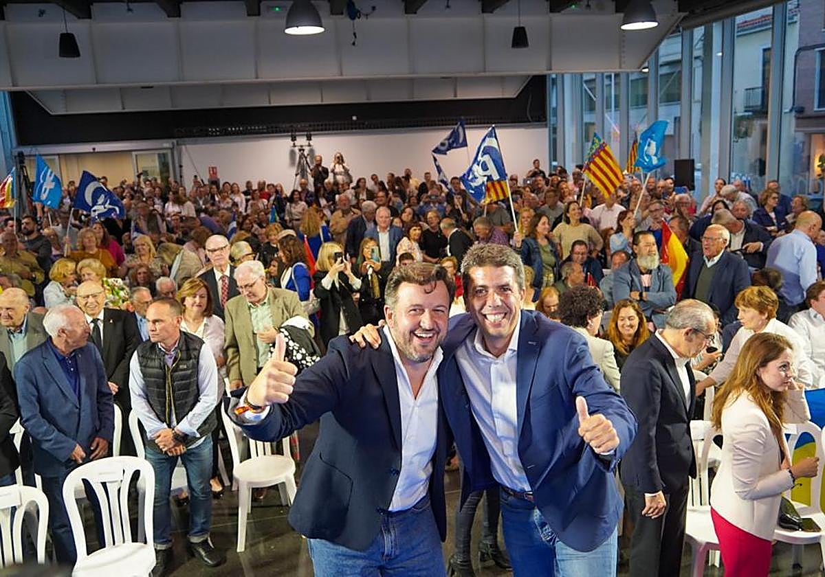 Pablo Ruz y Carlos Mazón, en el mitin central de los populares en Elche.