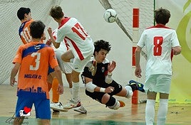 Un momento del partido entre el CD Paidos y el Mislata.