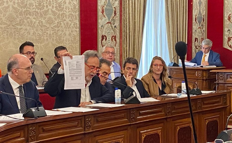 El juzgado cita como investigados al exedil Jiménez y al concejal González por cuatro adjudicaciones en Alicante