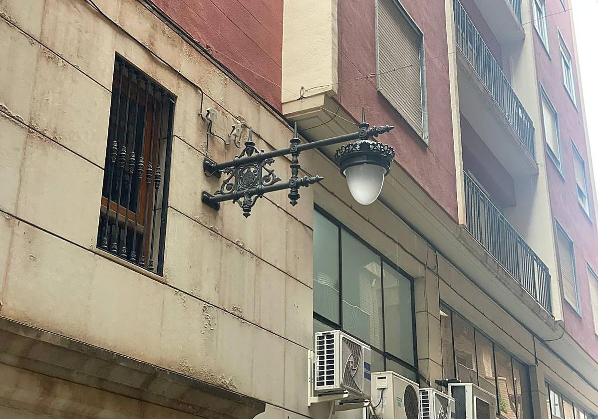 Una de las luminarias de Elche sustituidas por LED.