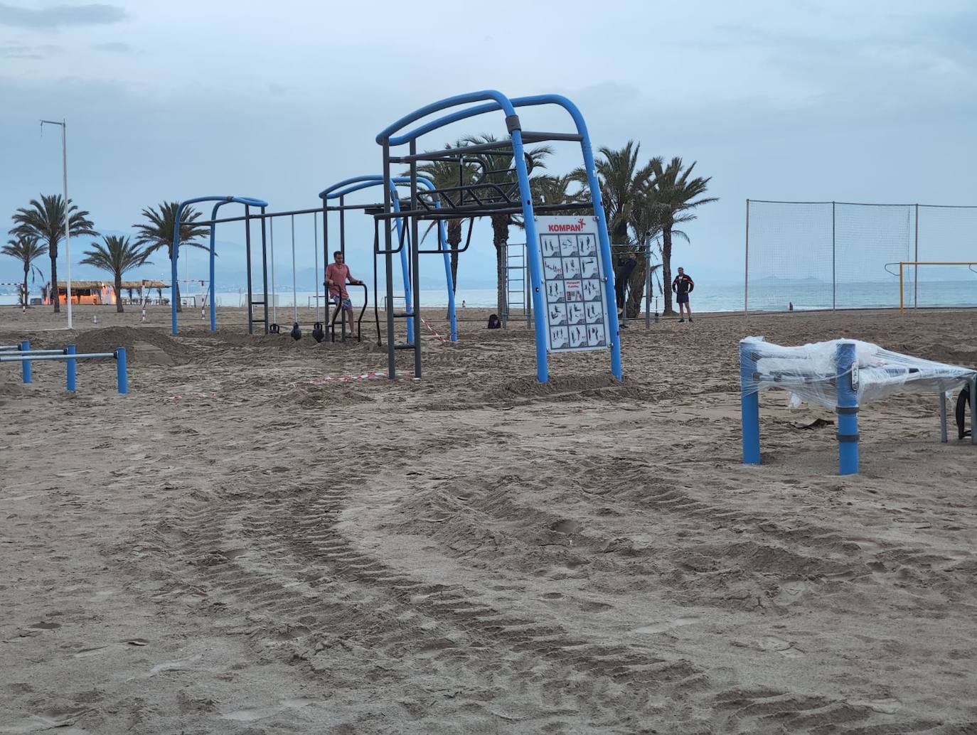 Imagen secundaria 2 - Los nuevos equipamientos deportivos de la Playa San Juan.