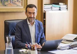 El candidato del PSOE en Elche, Carlos González.