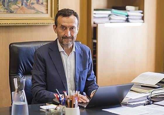 El candidato del PSOE en Elche, Carlos González.