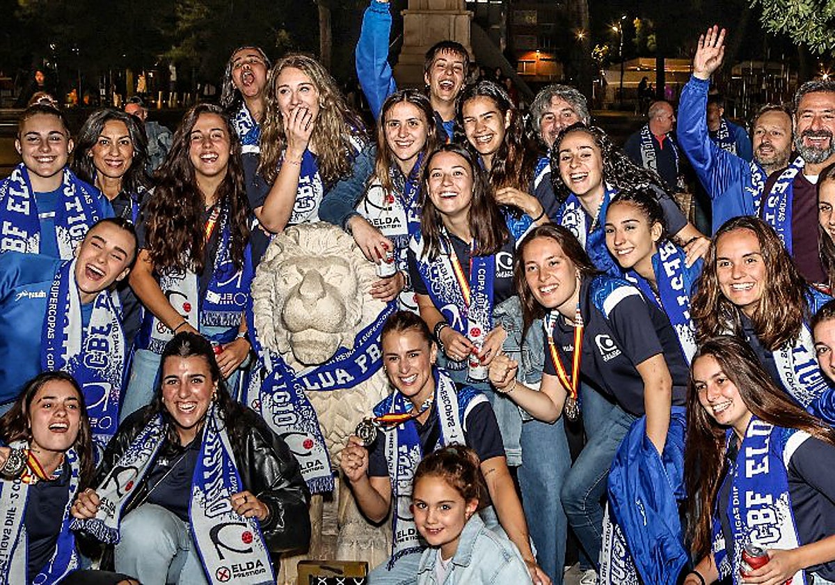 Celebración del ascenso del Elda Prestigio
