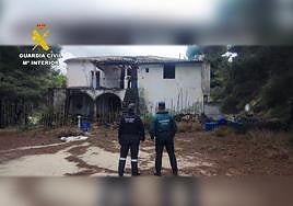 La casa abandonada donde ha sido detenido el presunto autor de los robos.