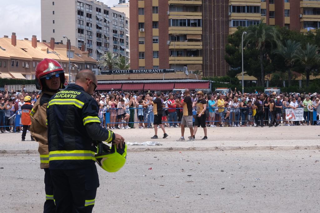 Alicante baila al ritmo de la pirotecnia Ferrández