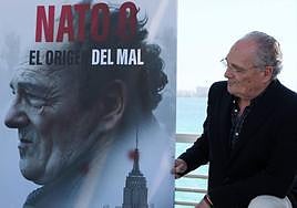 Cartel de la película con el protagonista.