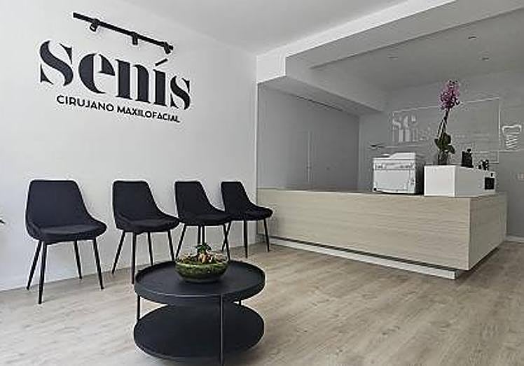 Imagen principal - Clínica maxilofacial Senís