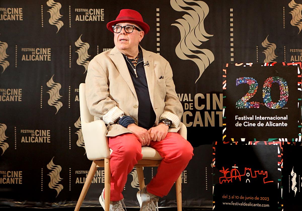 El director de 'Quatre raons', Pedro Rosado, en la presentación de la película.