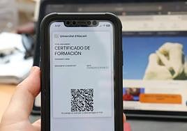 Certificado de formación de la UA en formato 'Passbook'.