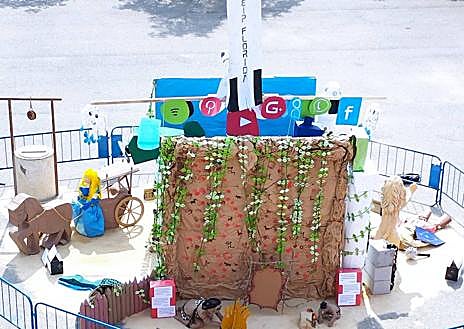 Imagen secundaria 1 - Hoguera del colegio La Florida de Alicante.