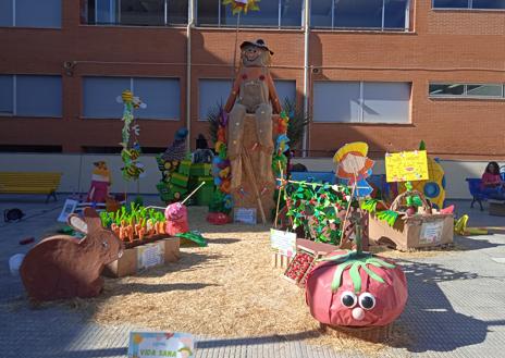 Imagen secundaria 1 - Hogueras de los colegios Benalúa, San Francisco de Asís y El Tossal.