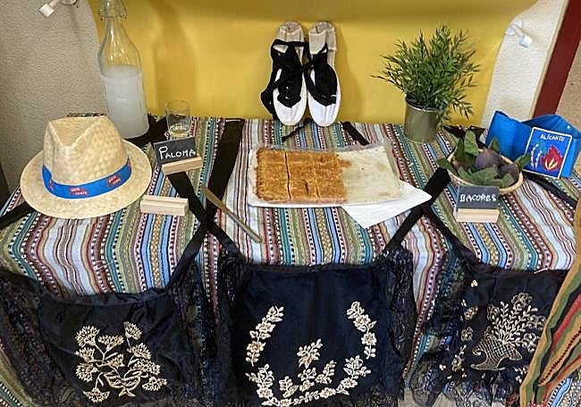 'Esmorçaret alacantí' en el colegio Santa Faz de Alicante.