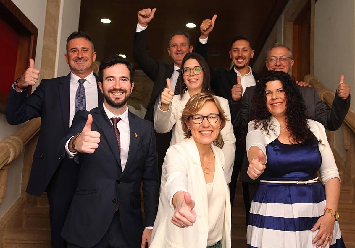 El equipo de gobierno de Xàbia, tras tomar posesión.