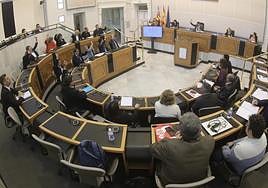 Imagen de archivo de un pleno de la Diputación de Alicante.