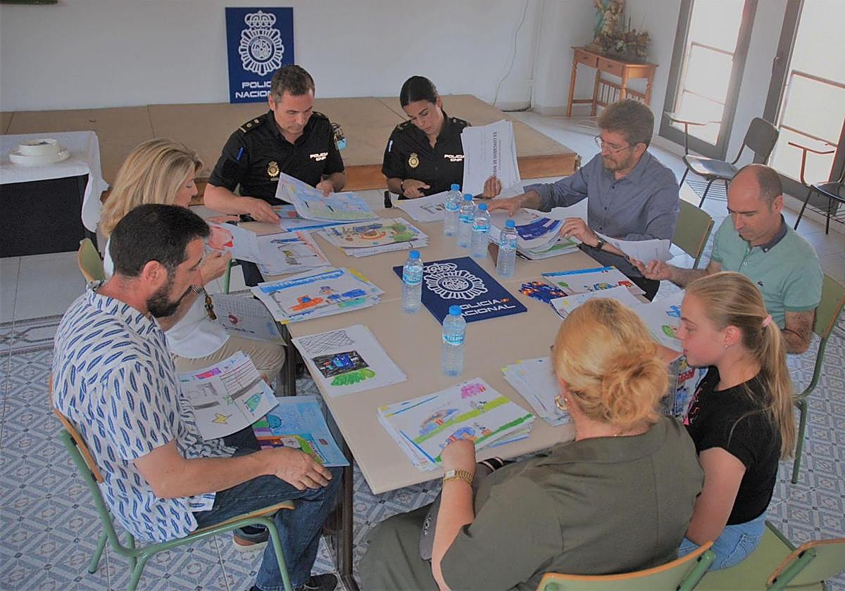 El jurado deliberando.