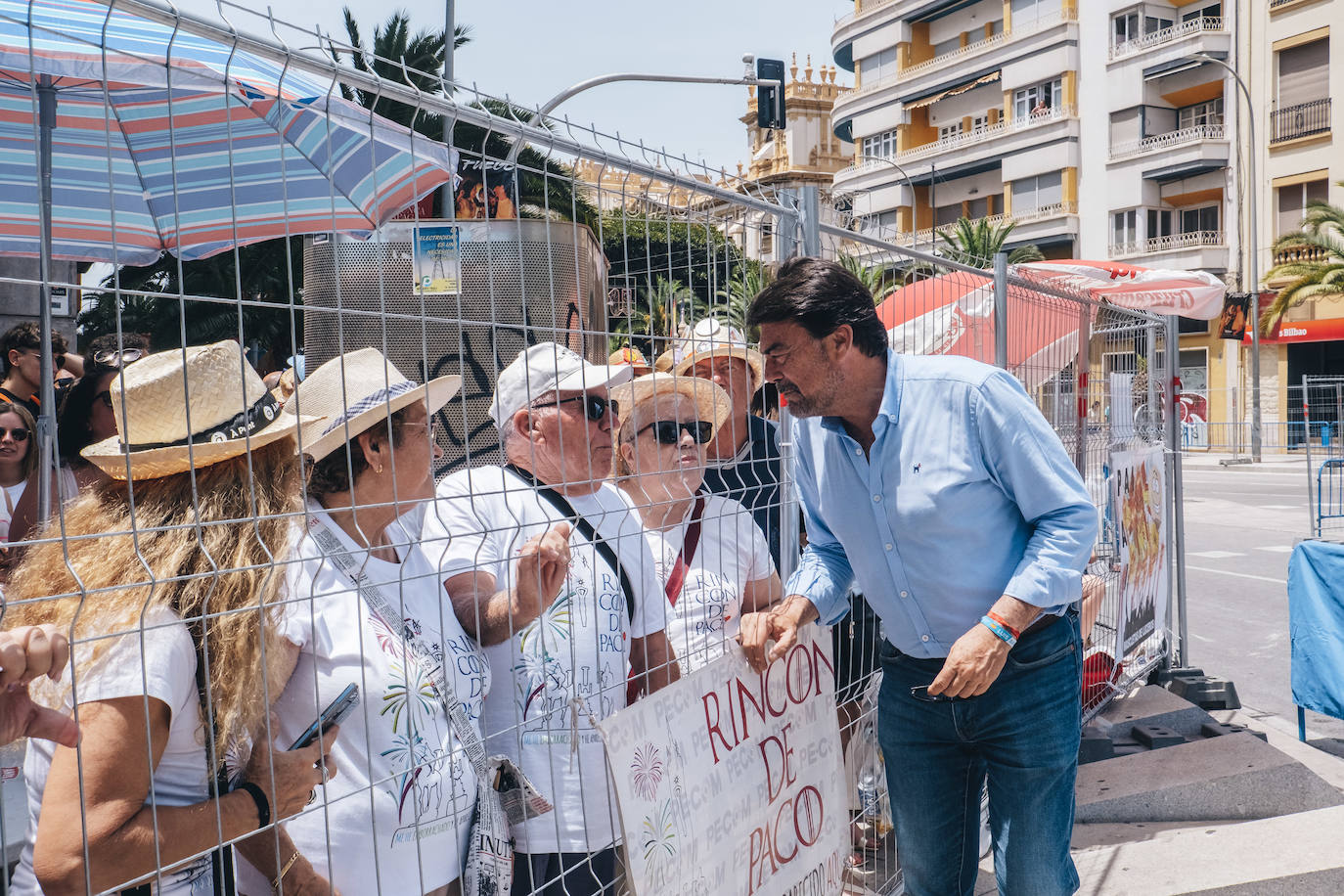 Búscate en la mascletà del 19 de junio