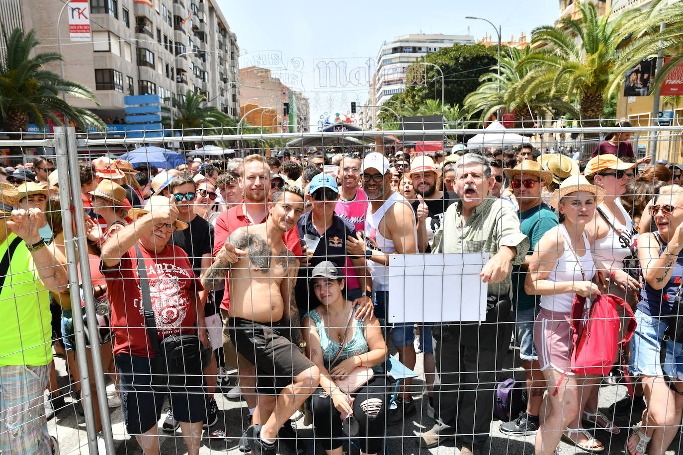 Búscate en la mascletà del 19 de junio