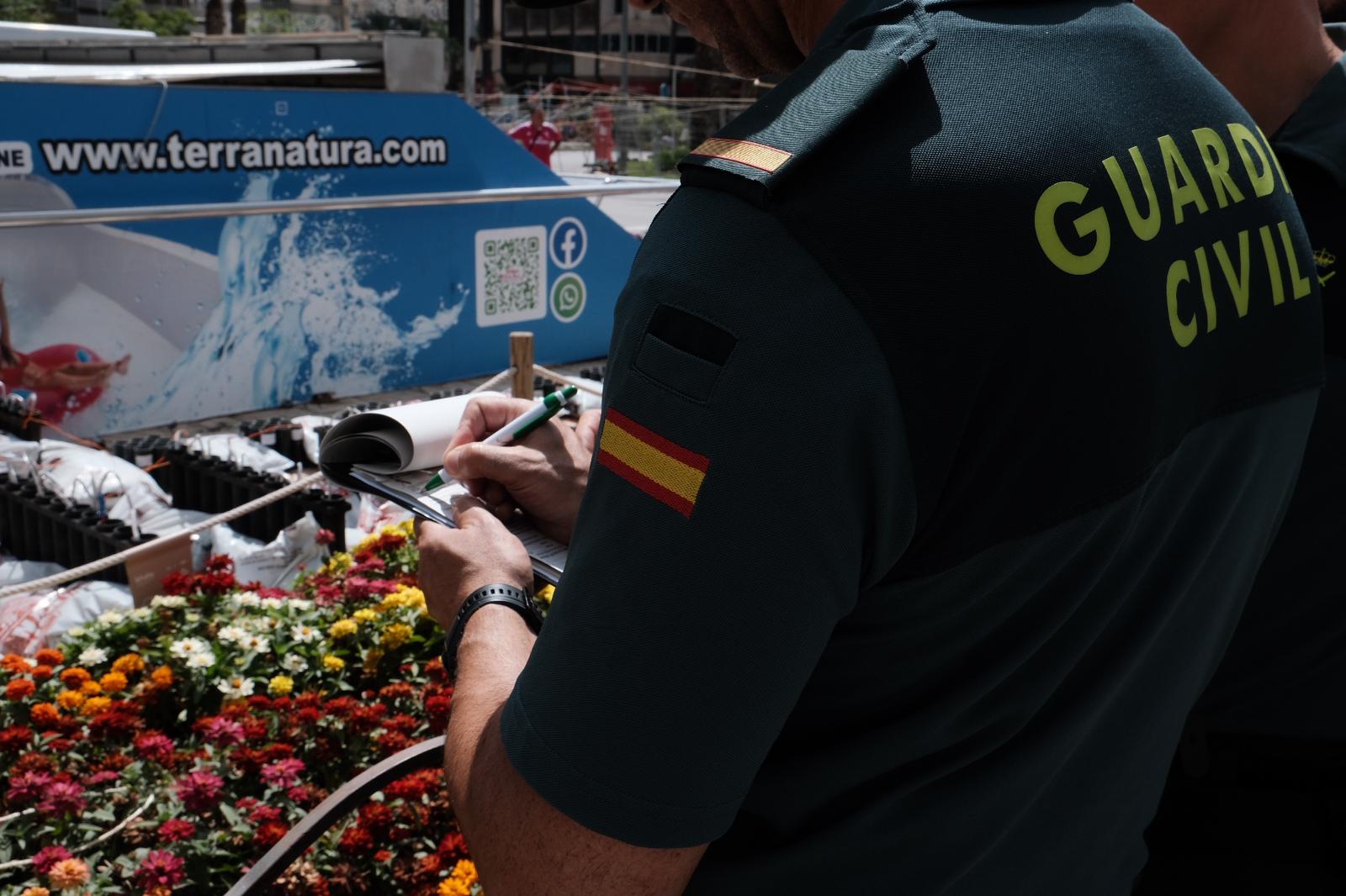 La Benemérita revisa que la mascletà cumpla la normativa