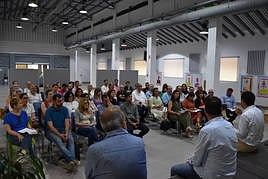 Encuentro de los nuevos concejales con los jefes de los departamentos municipales.