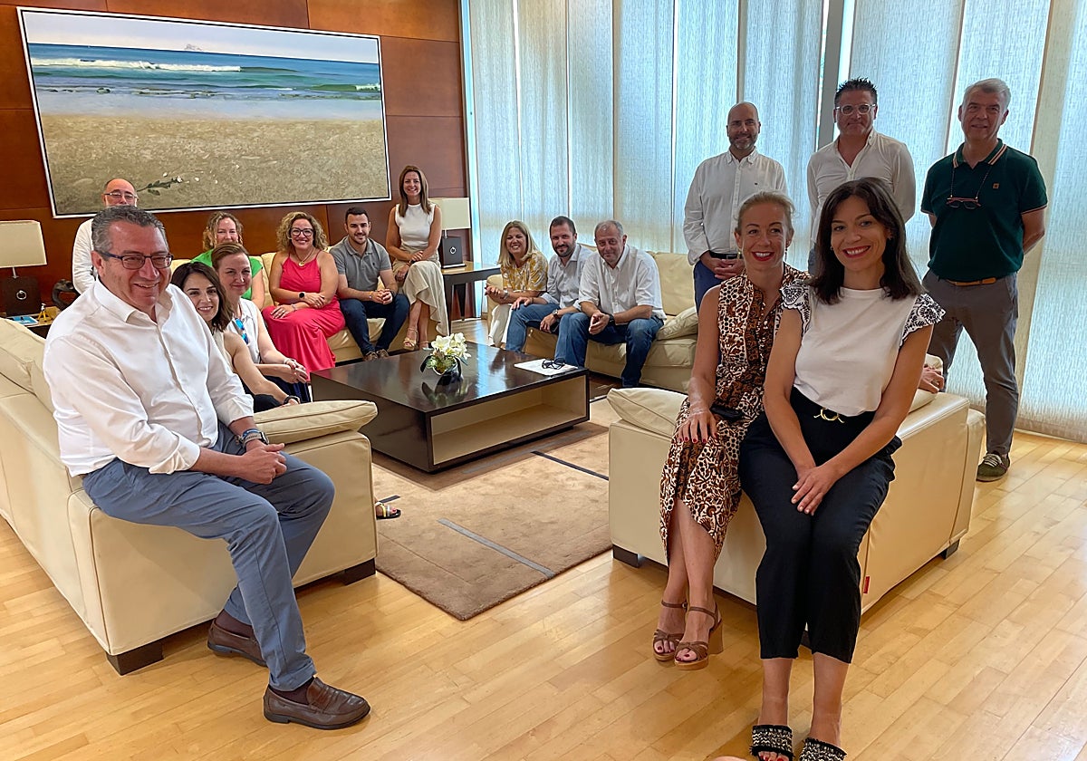 Imagen del equipo de gobierno de Benidorm con Toni Pérez a la cabeza