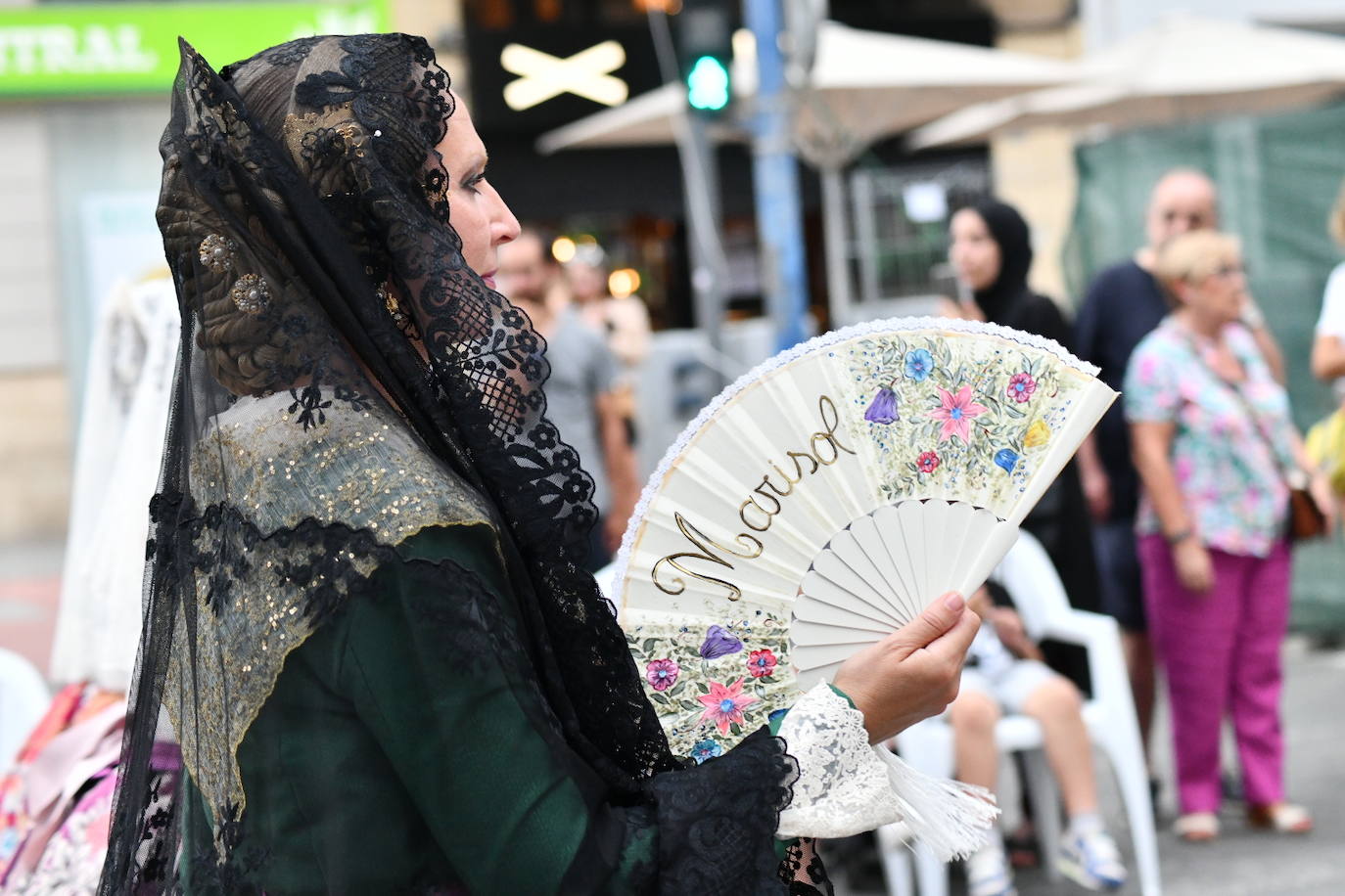 Pasión, tradición y música en la Ofrenda de Flores a la patrona de Alicante