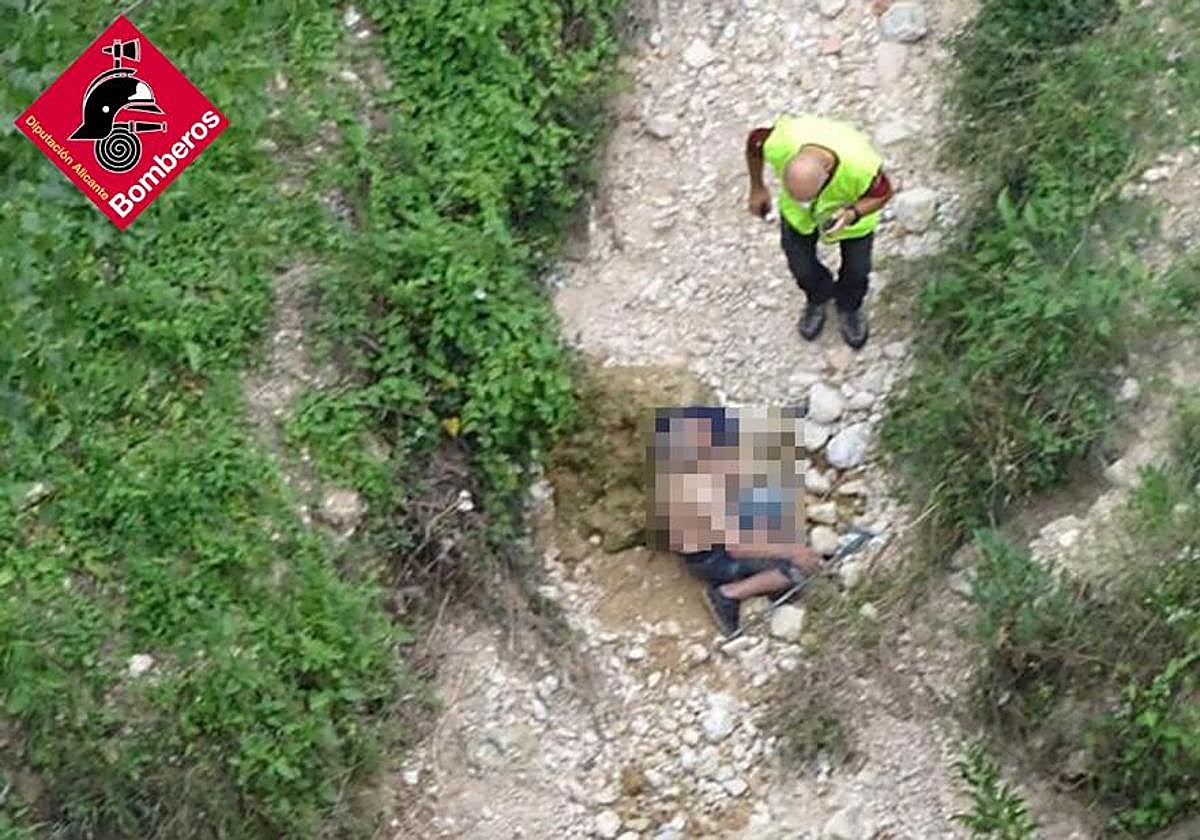Imágenes del rescate del hombre perdido en Alcoi.