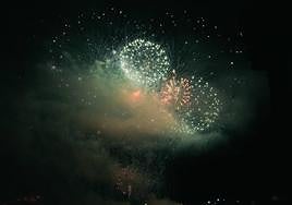Fuegos artificiales lanzados en Alicante.