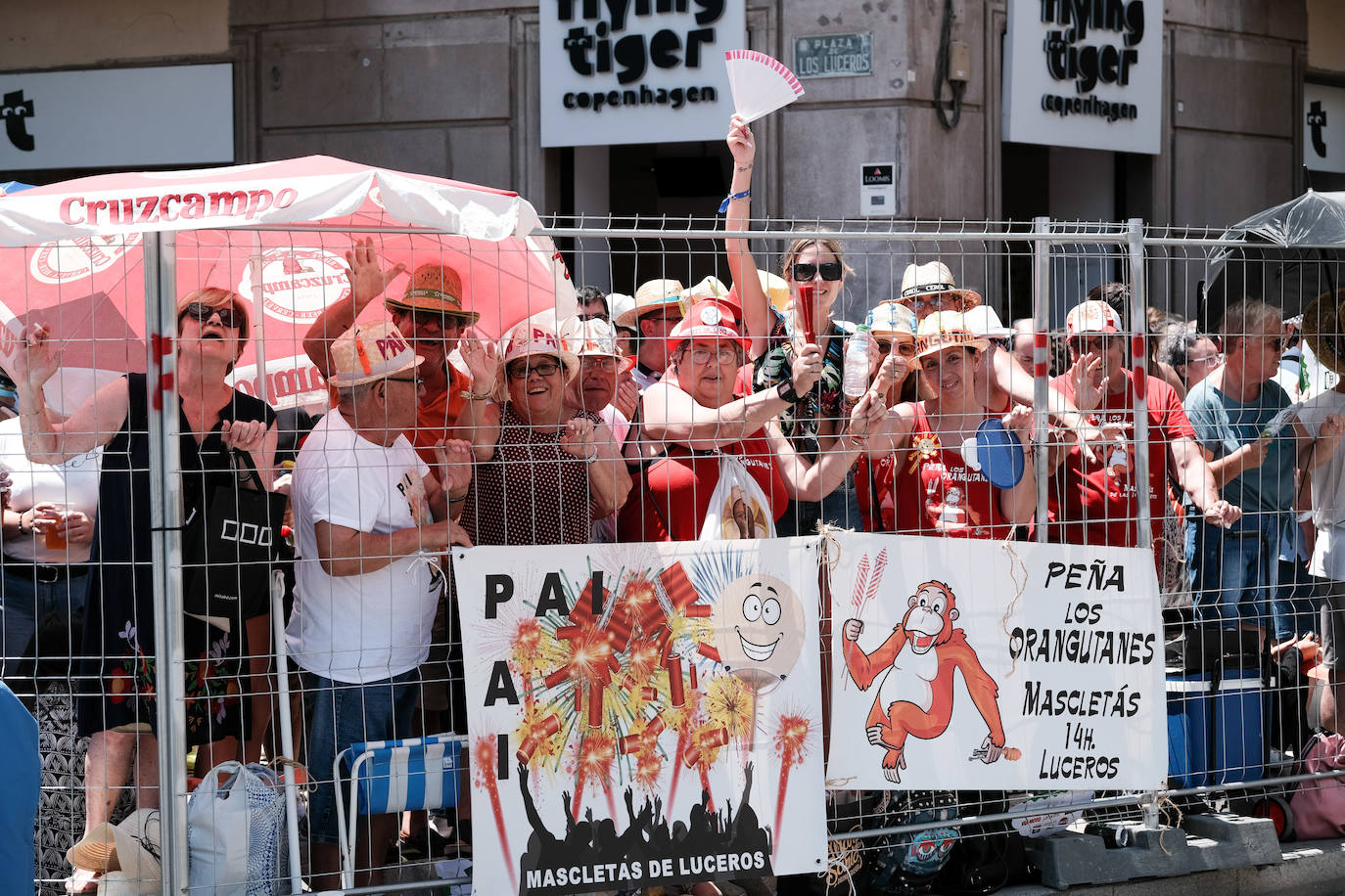 Estallido de la penúltima mascletà del concurso de Luceros en Hogueras
