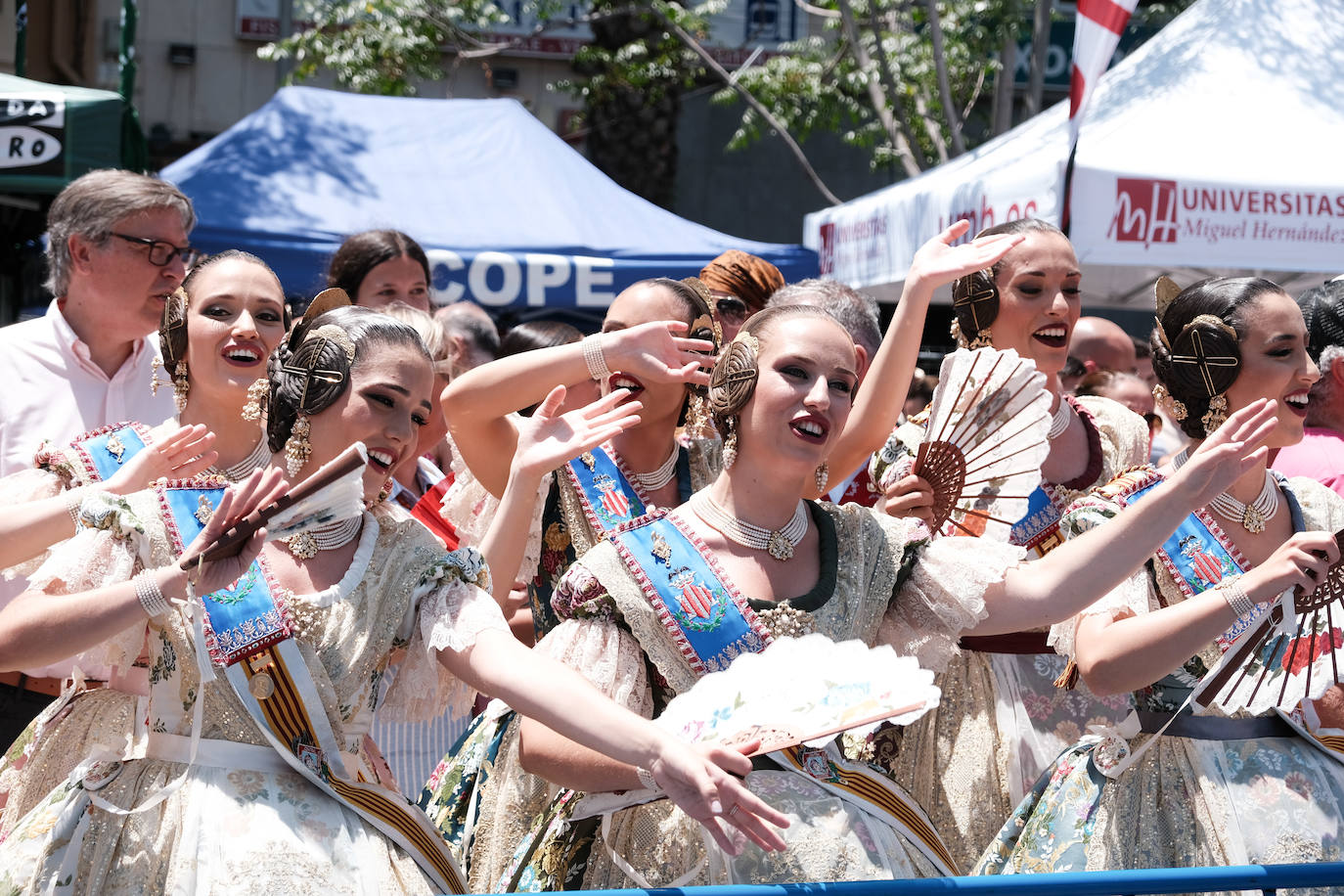 Estallido de la penúltima mascletà del concurso de Luceros en Hogueras