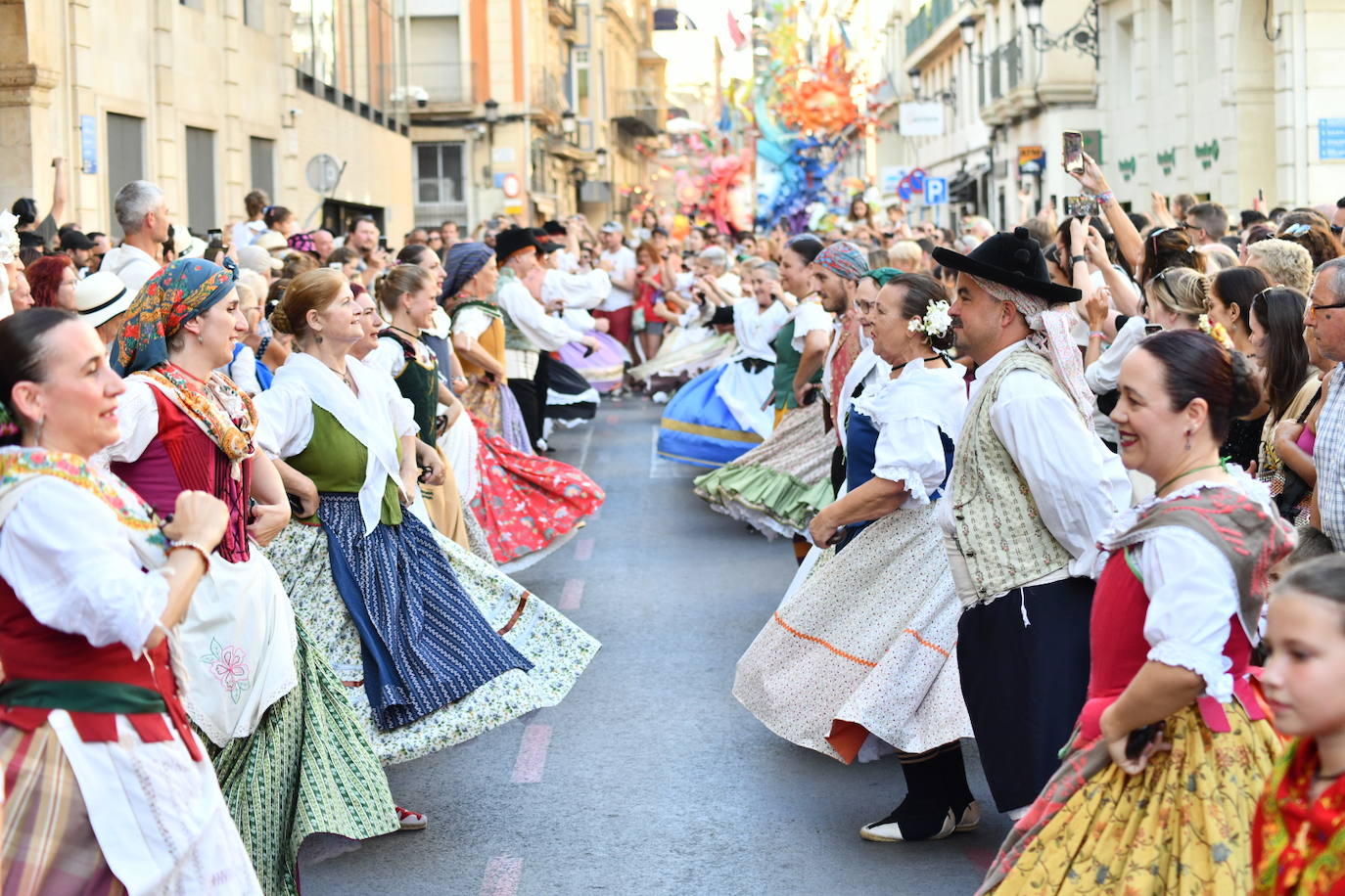 Alegría y tradición en la Dansà d&#039;Alacant