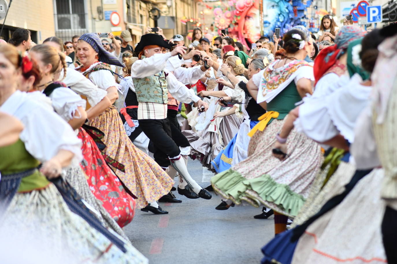 Alegría y tradición en la Dansà d&#039;Alacant
