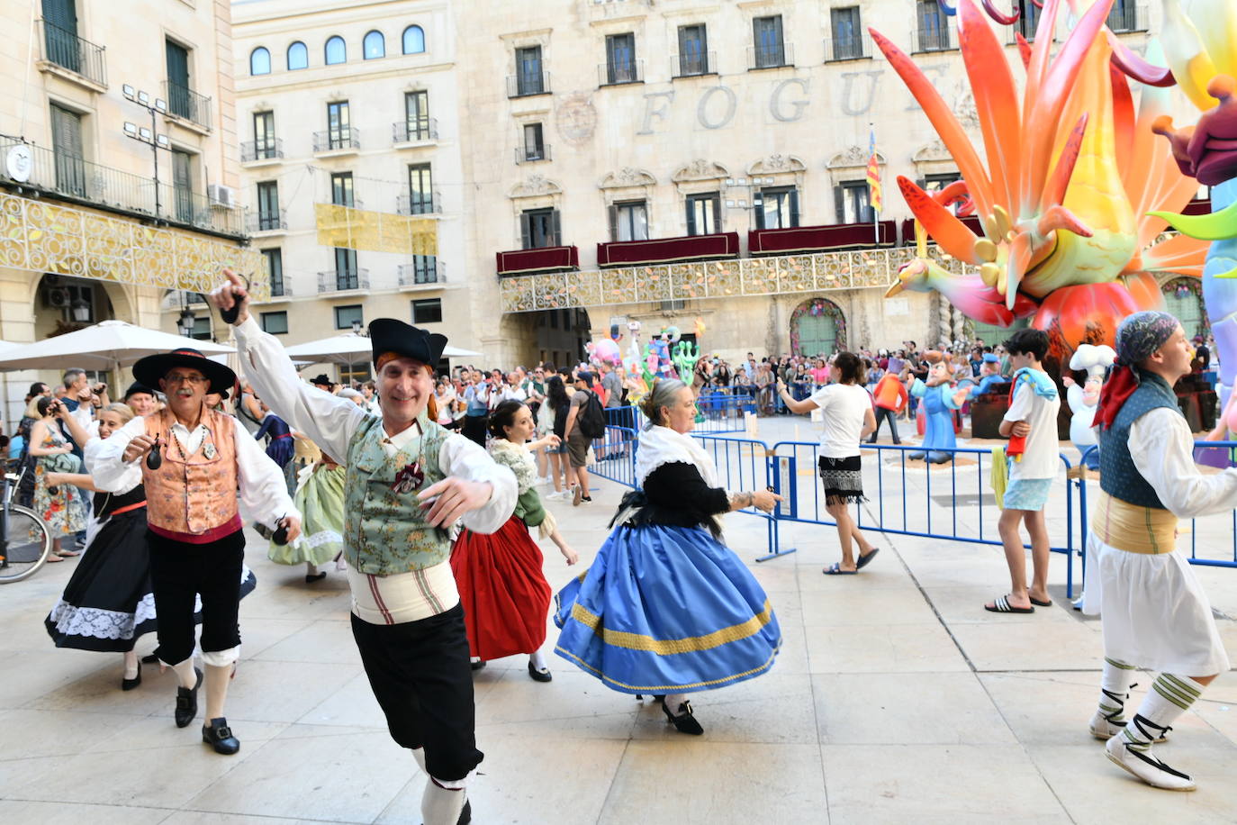 Alegría y tradición en la Dansà d&#039;Alacant