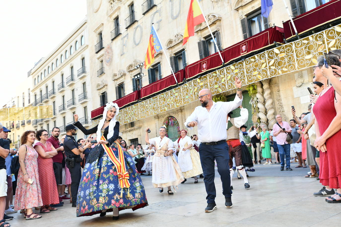Alegría y tradición en la Dansà d&#039;Alacant