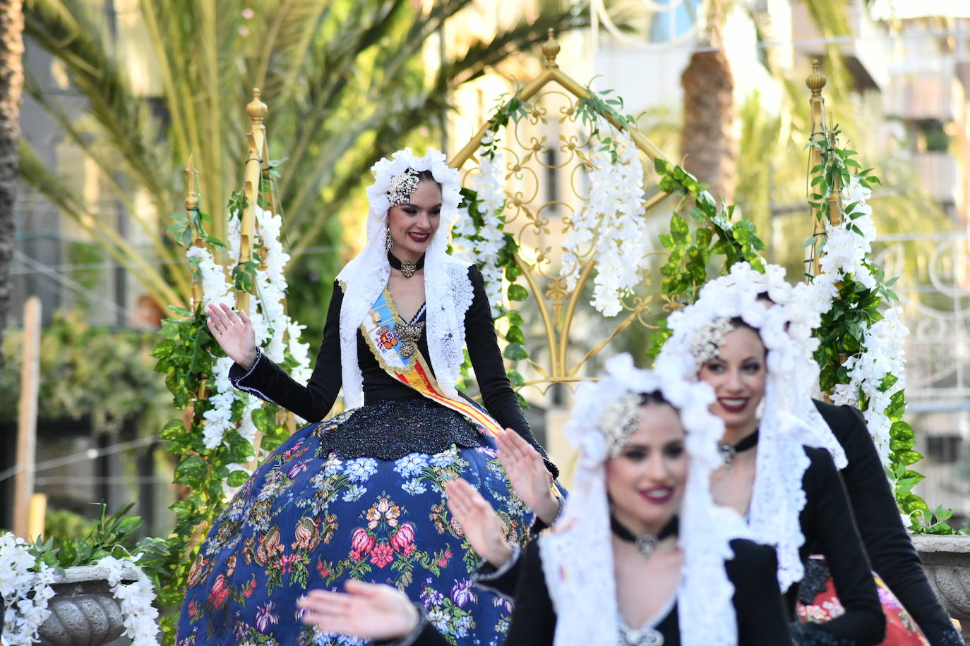 Música y arte del mundo en el Desfile Folclórico Internacional de Alicante