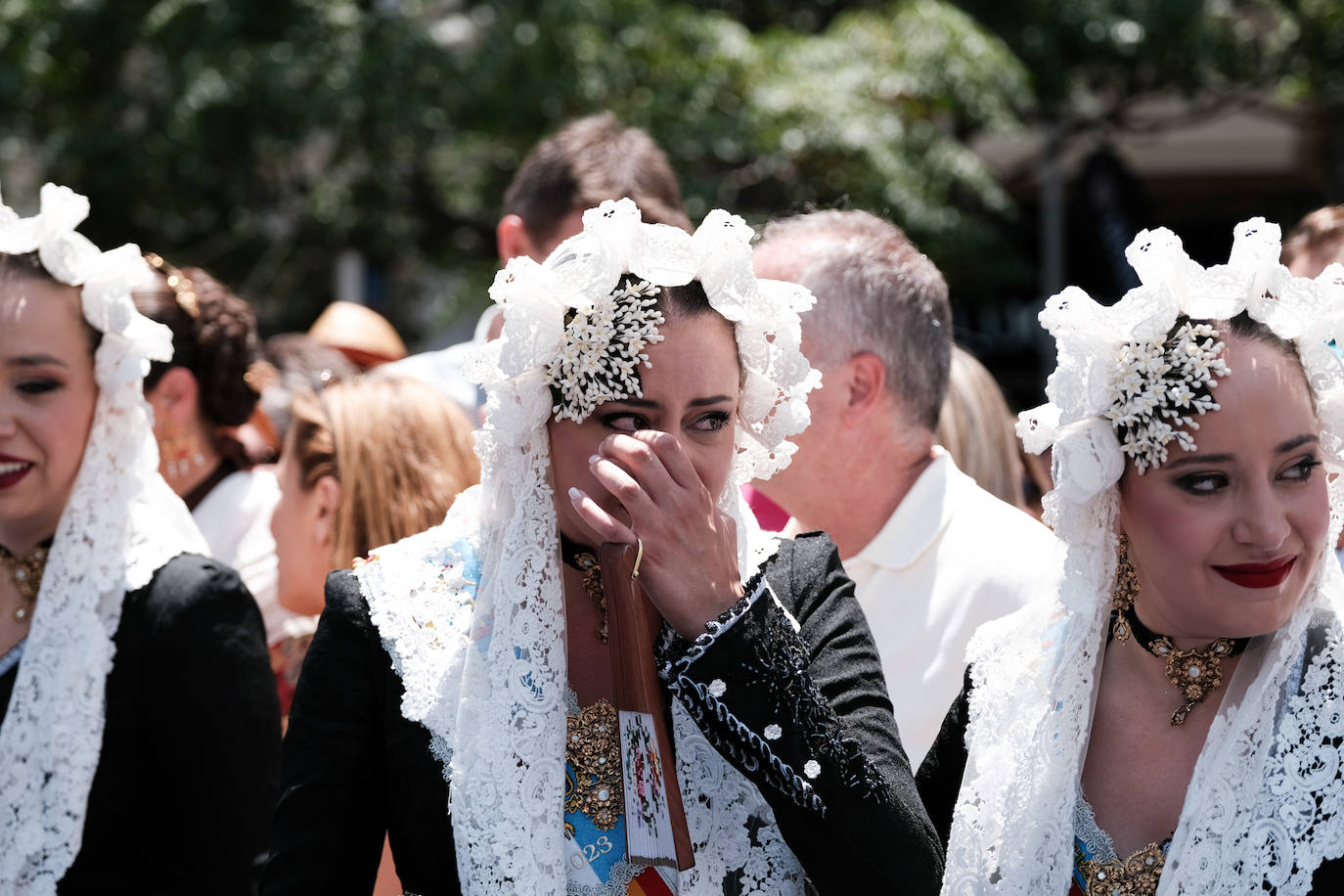 Calurosa y atronadora mascletà en Alicante en el día de la Cremà