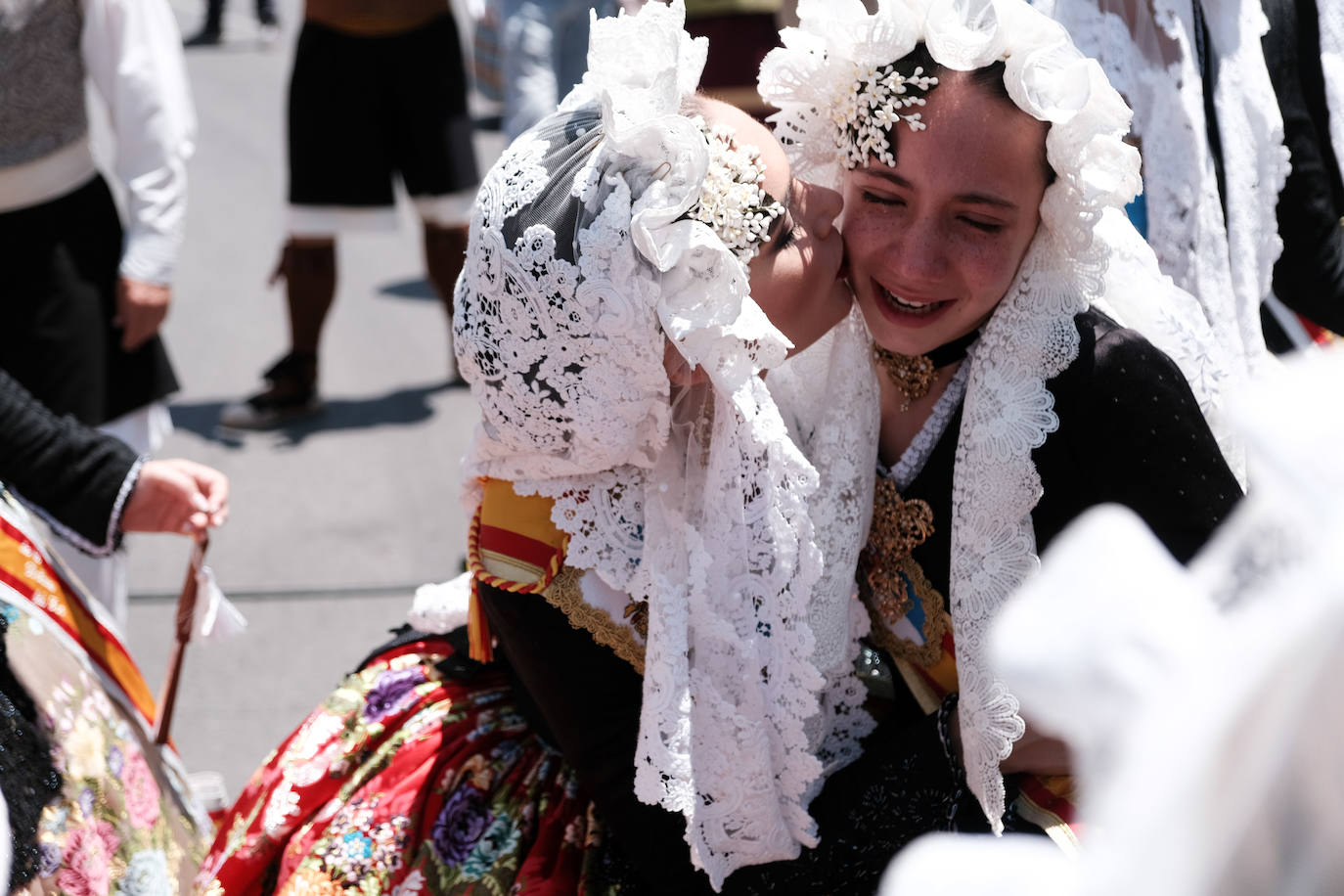 Calurosa y atronadora mascletà en Alicante en el día de la Cremà