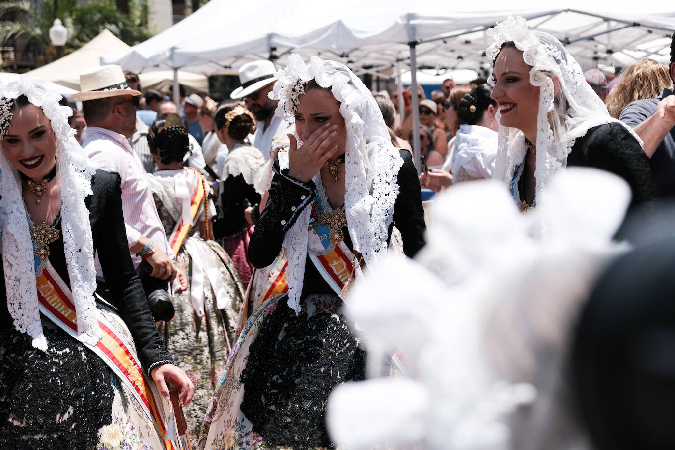 Calurosa y atronadora mascletà en Alicante en el día de la Cremà