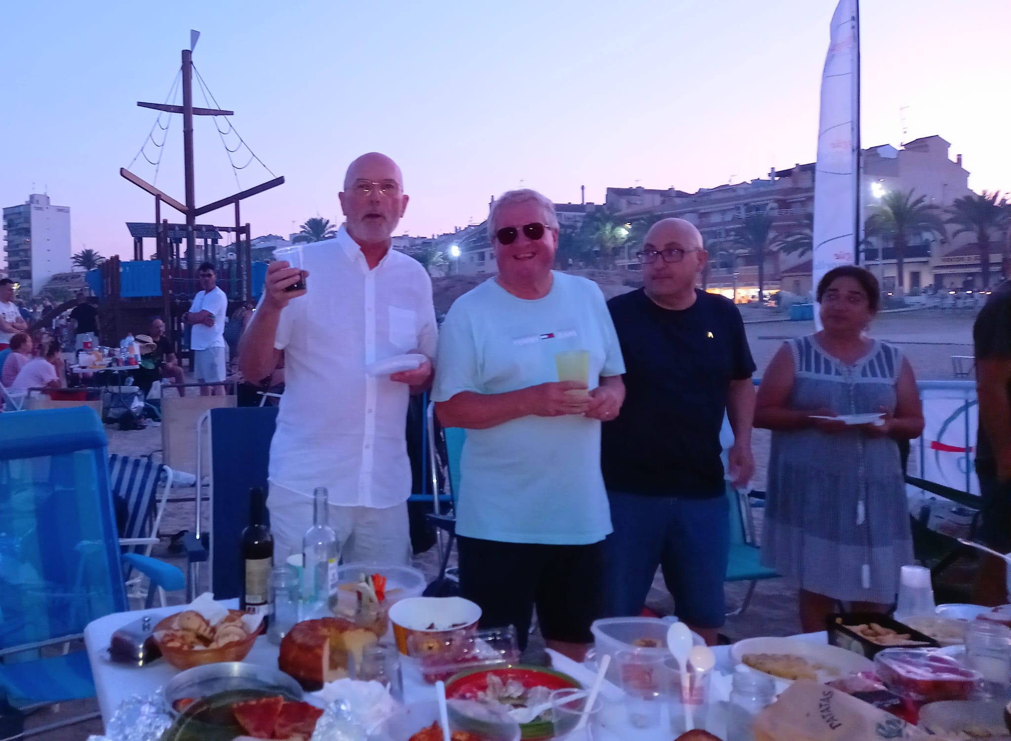 Así se vivió la noche de San Juan en las playas de Alicante